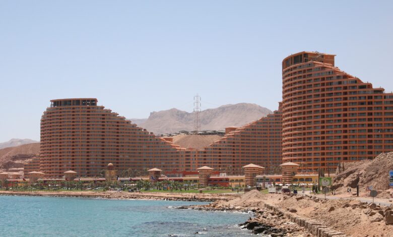 لماذا سميت العين السخنة بهذا الاسم